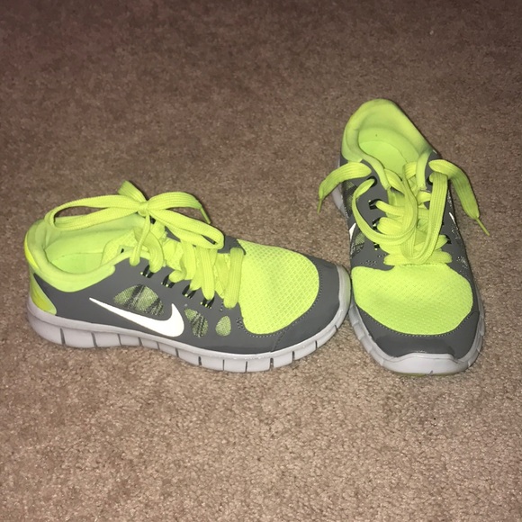 yellow nike shoes boys